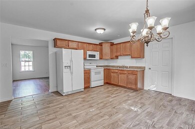 2112 King Ct, Asheboro, NC 27203 - photo 7