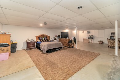 7801 Mossheather Dr, Joliet, IL 60431 - photo 3