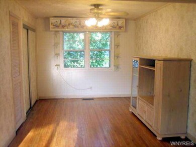 Dining Room. Dining room without furniture .  Ther