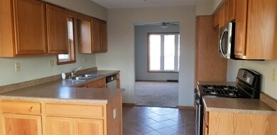 600 Angelica Ln, Roscoe, IL 61073 - photo 5