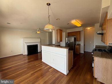 2422 Curie Ct unit 35, Herndon, VA 20171 - photo 2