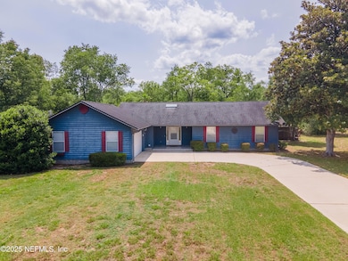131 Crestwood Dr, Interlachen, FL