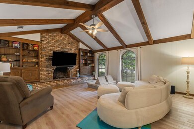 301 Lynnwood Cir, Hattiesburg, MS 39402 - photo 6