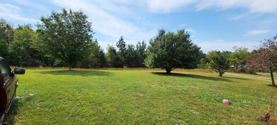 922 Robinhood Rd, Callands, VA 24530 - photo 2