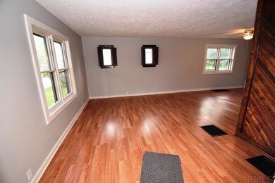 907 S 1st St, Frankfort, IN 46041 - photo 5