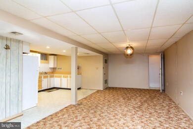 1304 Judges Ct, Sykesville, MD 21784 - photo 5