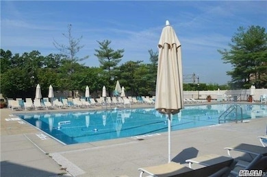 1338 Robin Ln unit 1212, Bayside, NY 11360 - photo 2