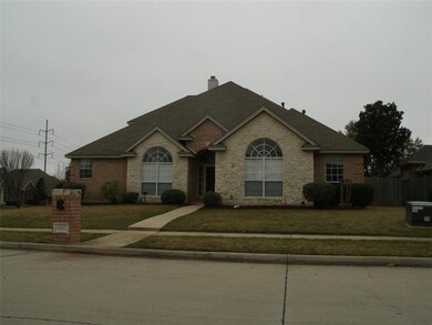 661 Bear Creek Dr, Hurst, TX 76054 - photo 4