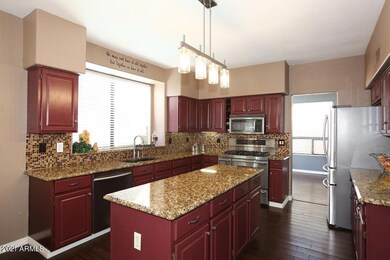 1861 E Catamaran Dr, Gilbert, AZ 85234 - photo 6