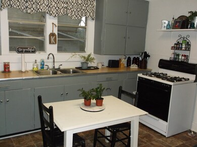 1115 New York Ave, McComb, MS 39648 - photo 2