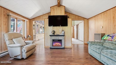 179 Tulip St, Dingmans Ferry, PA 18328 - photo 4