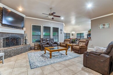 2827 Willow Ridge Cir, Granbury, TX 76049 - photo 7