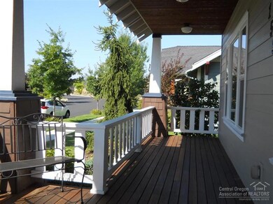 1591 NW Hemlock Ave, Redmond, OR 97756 - photo 2