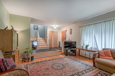 3026 Glenway Dr, Northbrook, IL 60062 - photo 4