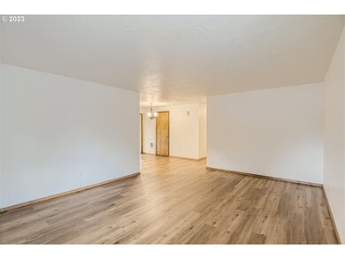 580 SE 5th Ave, Canby, OR 97013 - photo 4