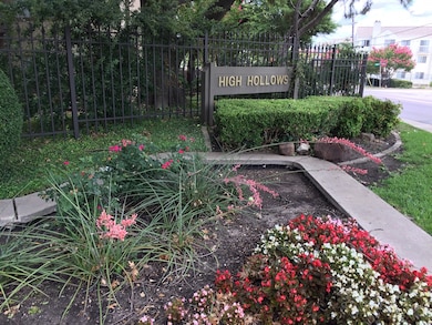 10440 High Hollows Dr unit 146L, Dallas, TX 75230 - photo 2