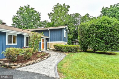 12539 Arnsley Ct, Herndon, VA 20171 - photo 2