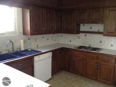 12293 S Bugai Rd, Cedar, MI 49621 - photo 4