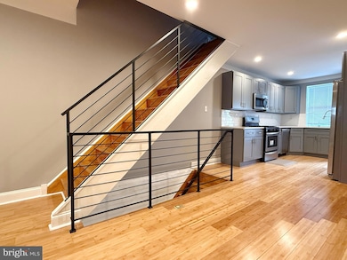 1528 S Etting St, Philadelphia, PA 19146 - photo 7