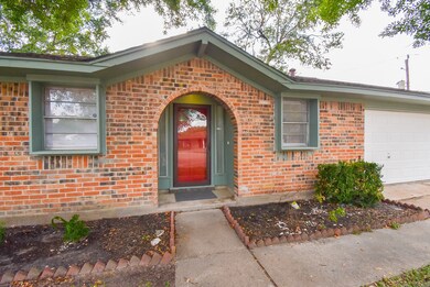 6023 Weeping Willow Rd, Houston, TX 77092 - photo 2