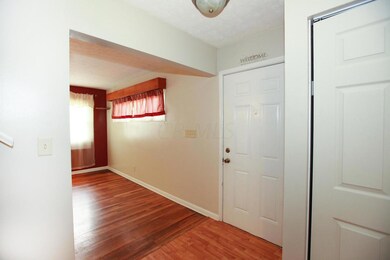 3469 Eakin Rd, Columbus, OH 43204 - photo 6