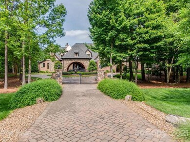 Gated Estate-Circular Drive-Portico & Porte Cocher