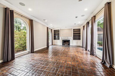 347 Tealwood Dr, Houston, TX 77024 - photo 4