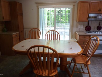 1022 Canary Ln, Lake Ariel, PA 18436 - photo 3