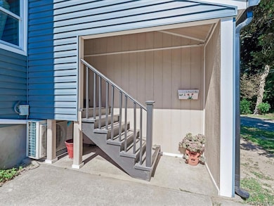 1 Pequot Ave unit 2, Port Washington, NY 11050 - photo 3