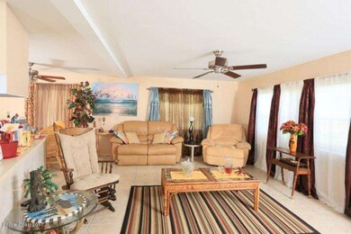 937 Fir - Living Room - View 2