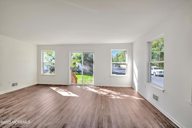 05-LIVING ROOM