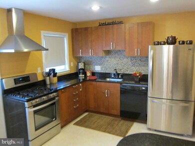 1311 Glenmont Rd, Baltimore, MD 21239 - photo 5