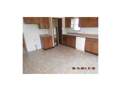 1802 Ridgewick Dr, Wickliffe, OH 44092 - photo 2