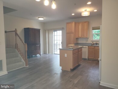 11813 Hunters Run Dr, Cockeysville, MD 21030 - photo 2