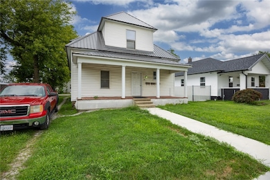 702 W Fayette Ave, Effingham, IL 62401 - photo 2