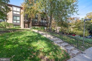 11561 Rolling Green Ct unit 301, Reston, VA 20191 - photo 2