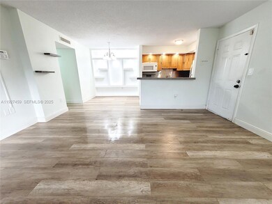 18815 NW 62nd Ave unit 11110, Hialeah, FL 33015 - photo 2