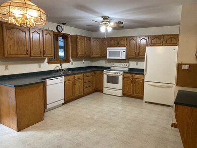 185 Irving Dr unit B, Weare, NH 03281 - photo 5