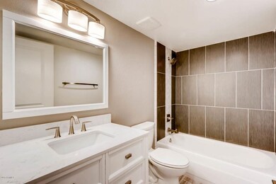 7910 e camelback 104-large-010-12-Bathro