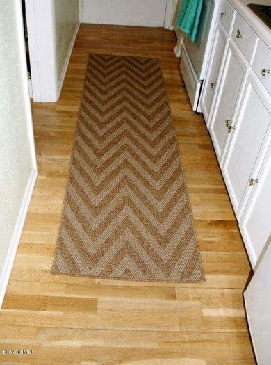 Riverfront Essex House