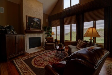 217A8421_2_3Real-Estate01