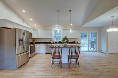 24 Mayfair Way - Kitchen