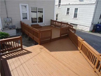 Patio/Deck two tier deck, excellent for entertaini