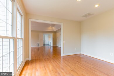 12405 Glen Mill Rd, Potomac, MD 20854 - photo 7