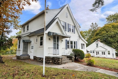 589 Sunderland Rd, Worcester, MA 01604 - photo 2