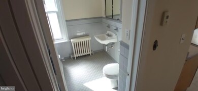 213 N 15th St unit 2, Allentown, PA 18102 - photo 2
