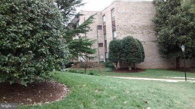 427 Christopher Ave unit 24, Gaithersburg, MD 20879 - photo 2