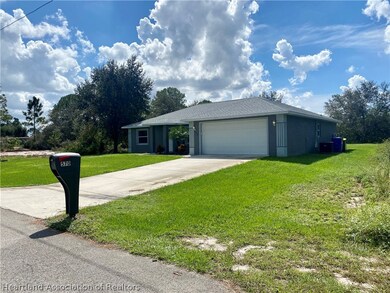 570 Blue Skies Dr, Lake Placid, FL 33852 - photo 2