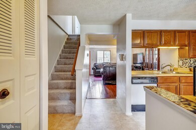 12501 Willow Spring Cir, Germantown, MD 20874 - photo 6