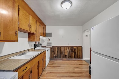 2001 Chesapeake Dr unit A, Chesapeake, VA 23324 - photo 5